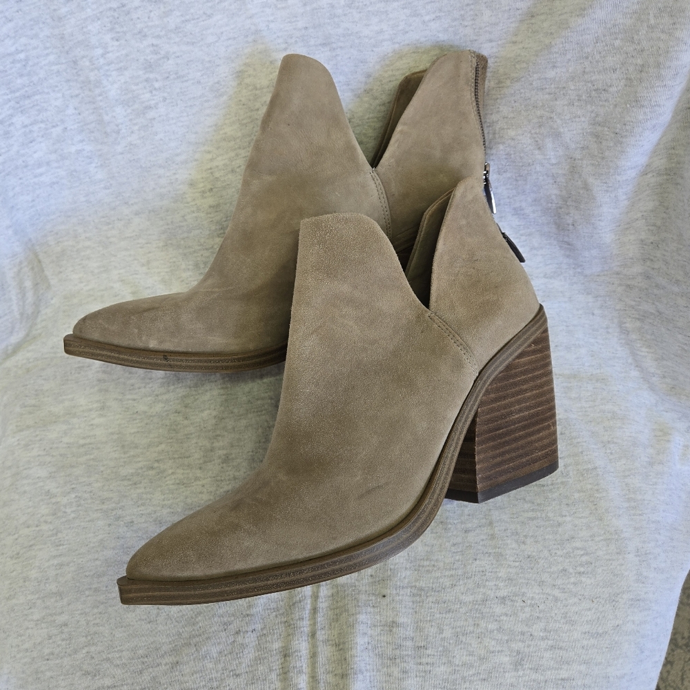 Vince Camuto GIGIETTA BOOTIE Size 7.5 - Picture 1 of 11